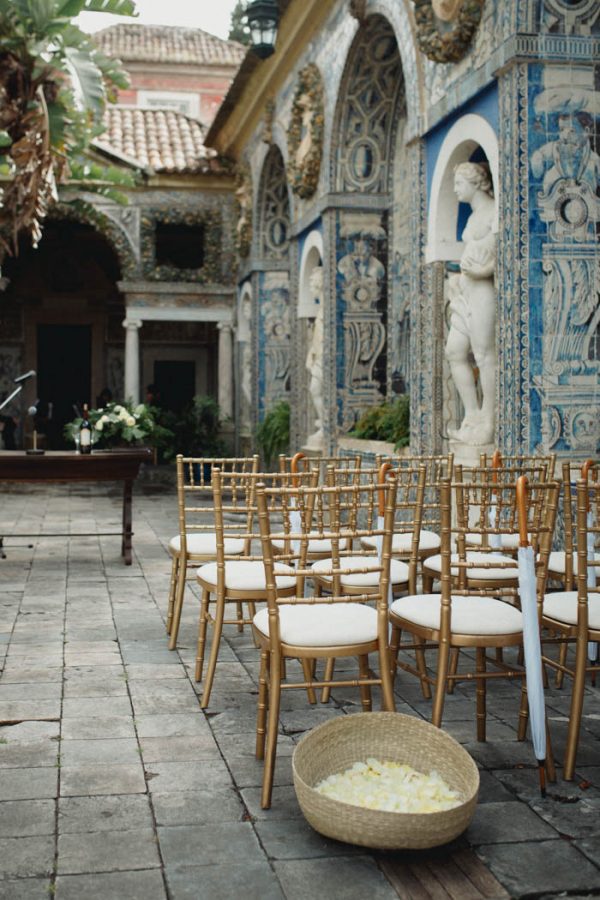 chic-lisbon-wedding-at-fronteira-palace-lookimaginary-3