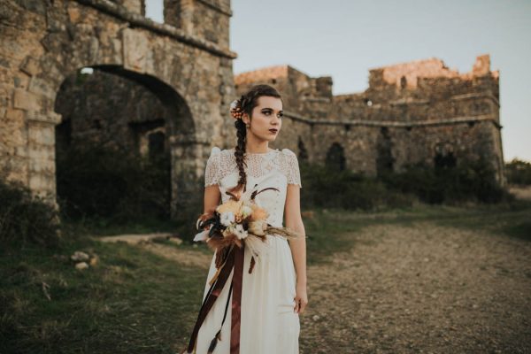 wild-wedding-inspiration-in-portuguese-castle-ruins-my-fancy-wedding-9